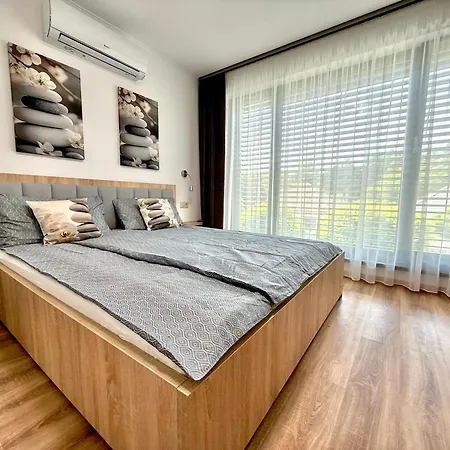 Zen Apartmanhaz Ξενοδοχείο με διαμερίσματα 3*