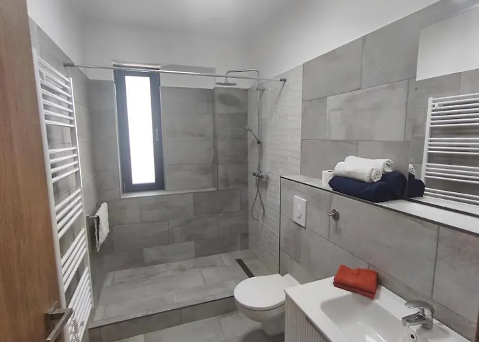 Zen Apartmanhaz Апарт-отель 3*