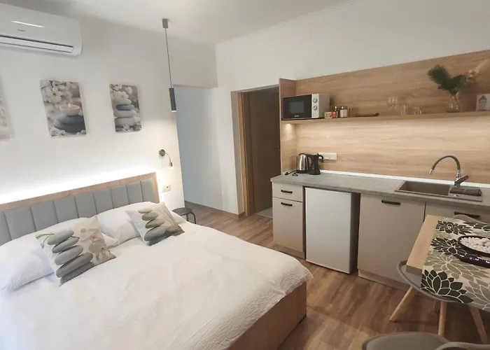 Zen Apartmanhaz Апарт-отель 3*