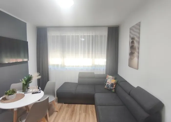 Zen Apartmanhaz Апарт-отель 3*