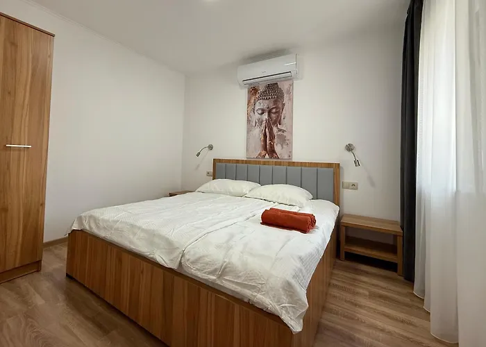 Zen Apartmanhaz Апарт-отель Дьюла