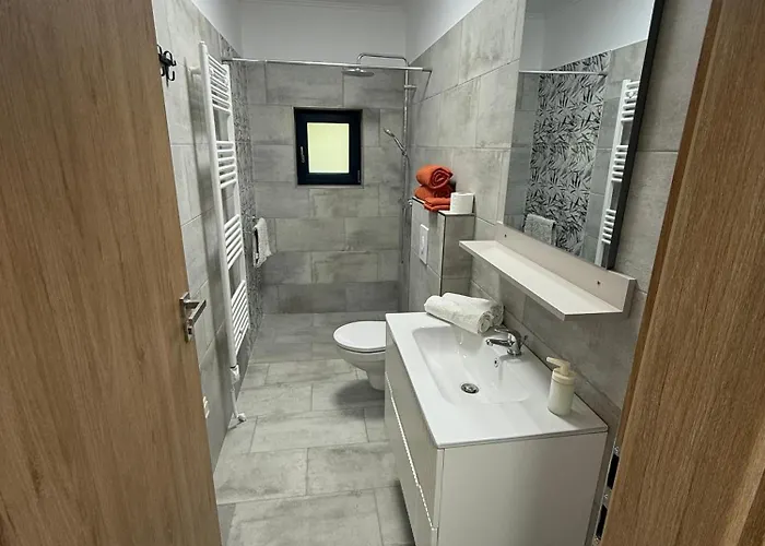 Zen Apartmanhaz Дьюла